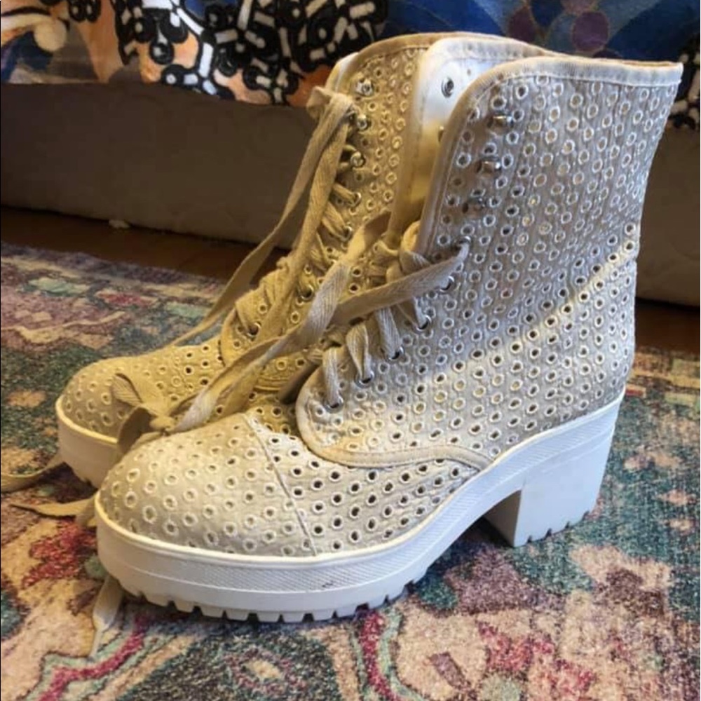 dolls kill platform shoes size 9 never worn